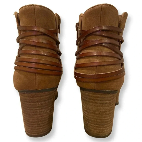 Madden Girl Darla Side Zip Brown Ankle Booties with block heel Size  7.5 - Picture 4 of 9